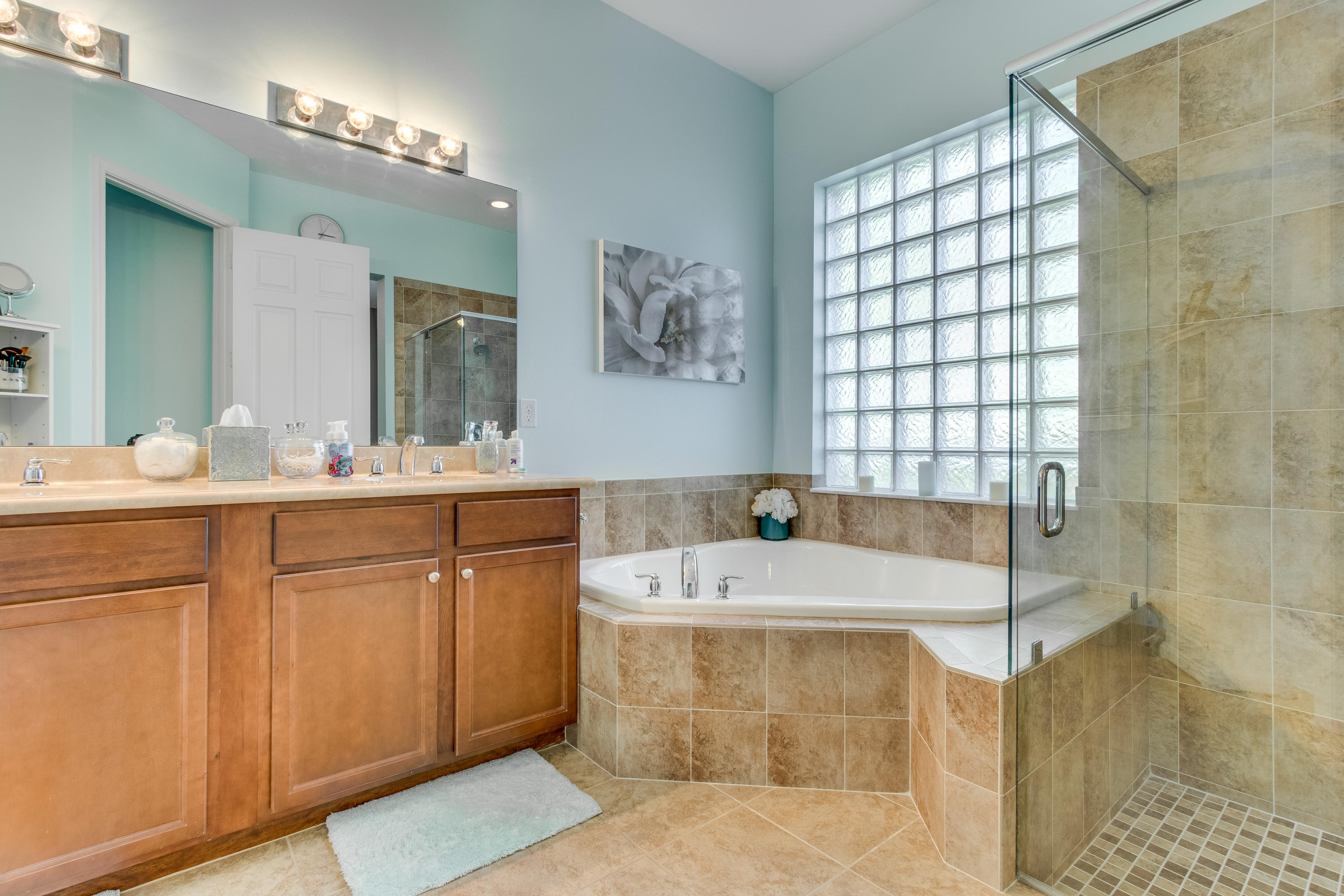 Greenwood Manor - Residential