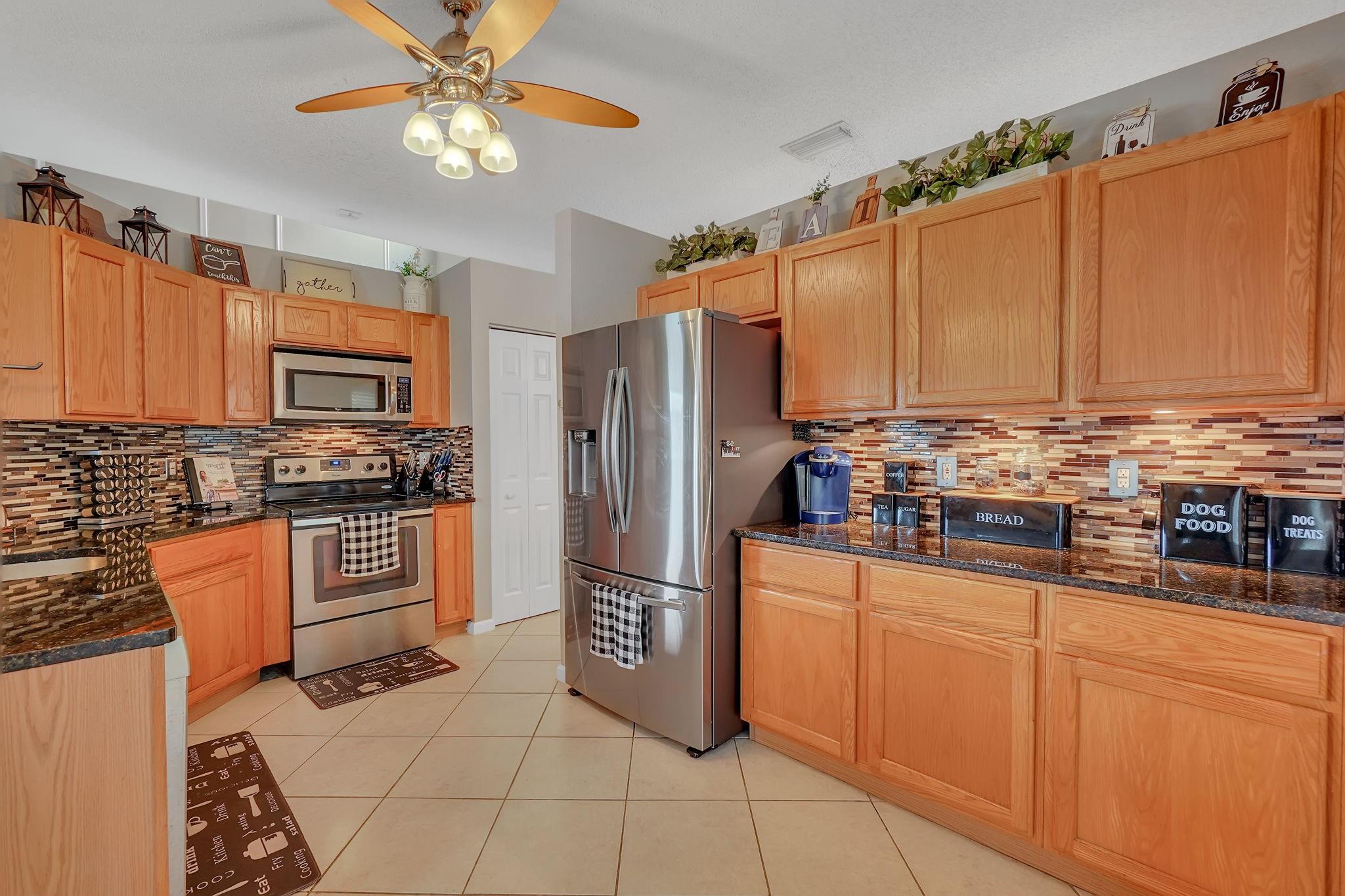3839 NW 62nd Ct