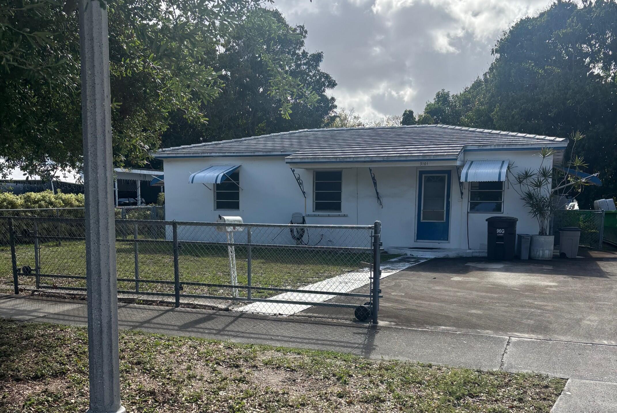MACKLE PARK 1ST ADD - Residential