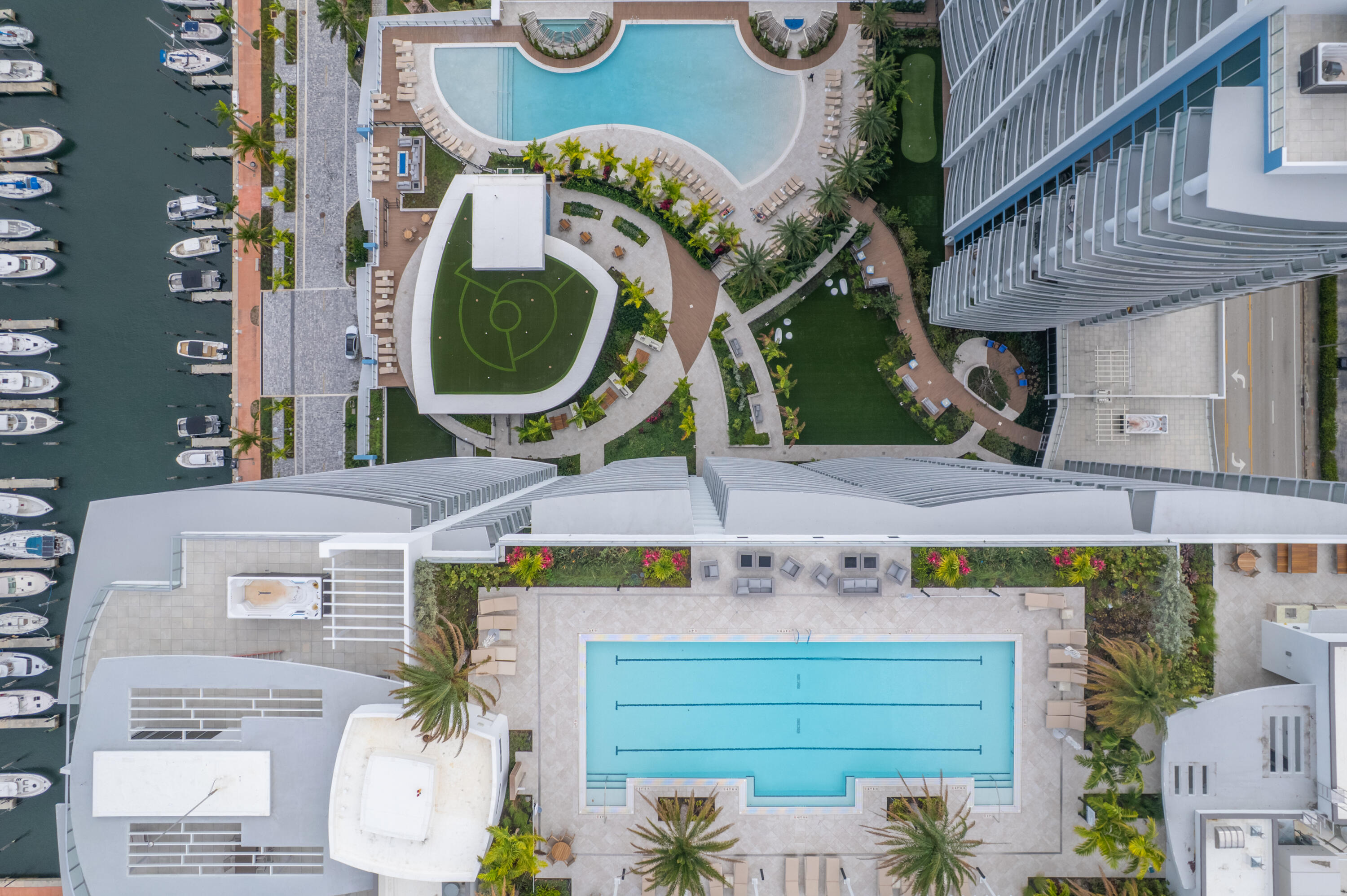 220 Lake Shore Drive 1011