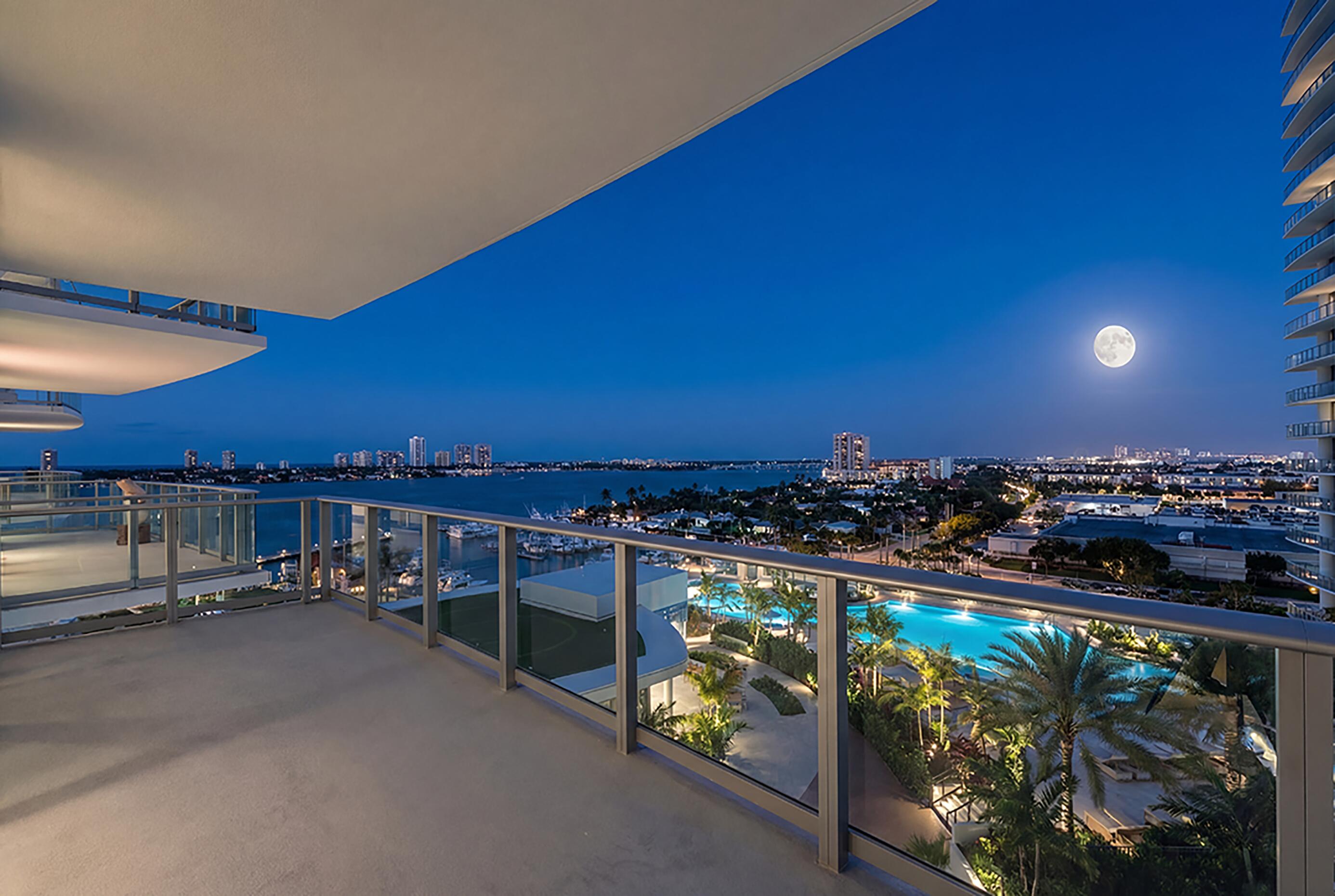 NAUTILUS 220 CONDOMINIUM - Residential