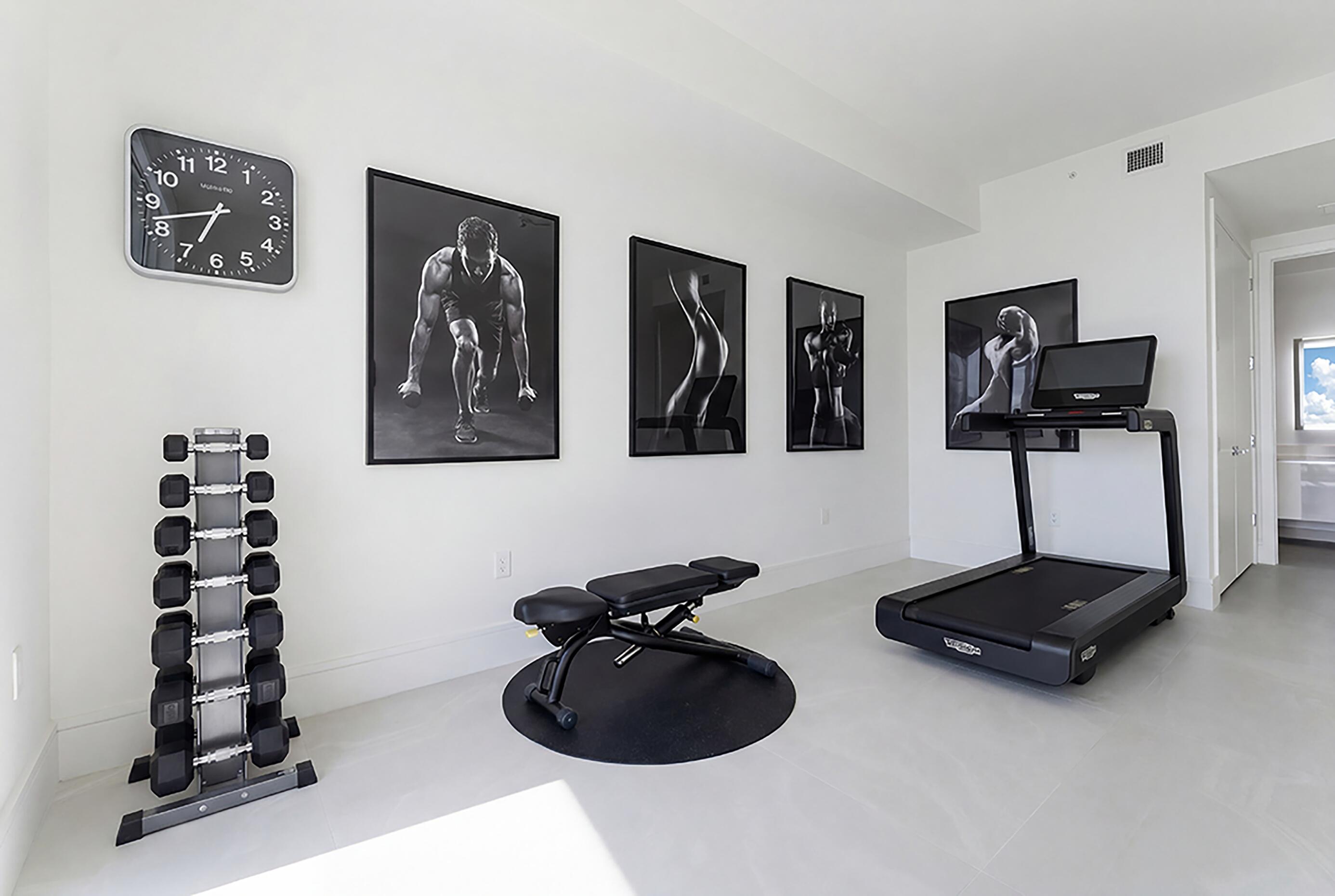 NAUTILUS 220 CONDOMINIUM - Residential