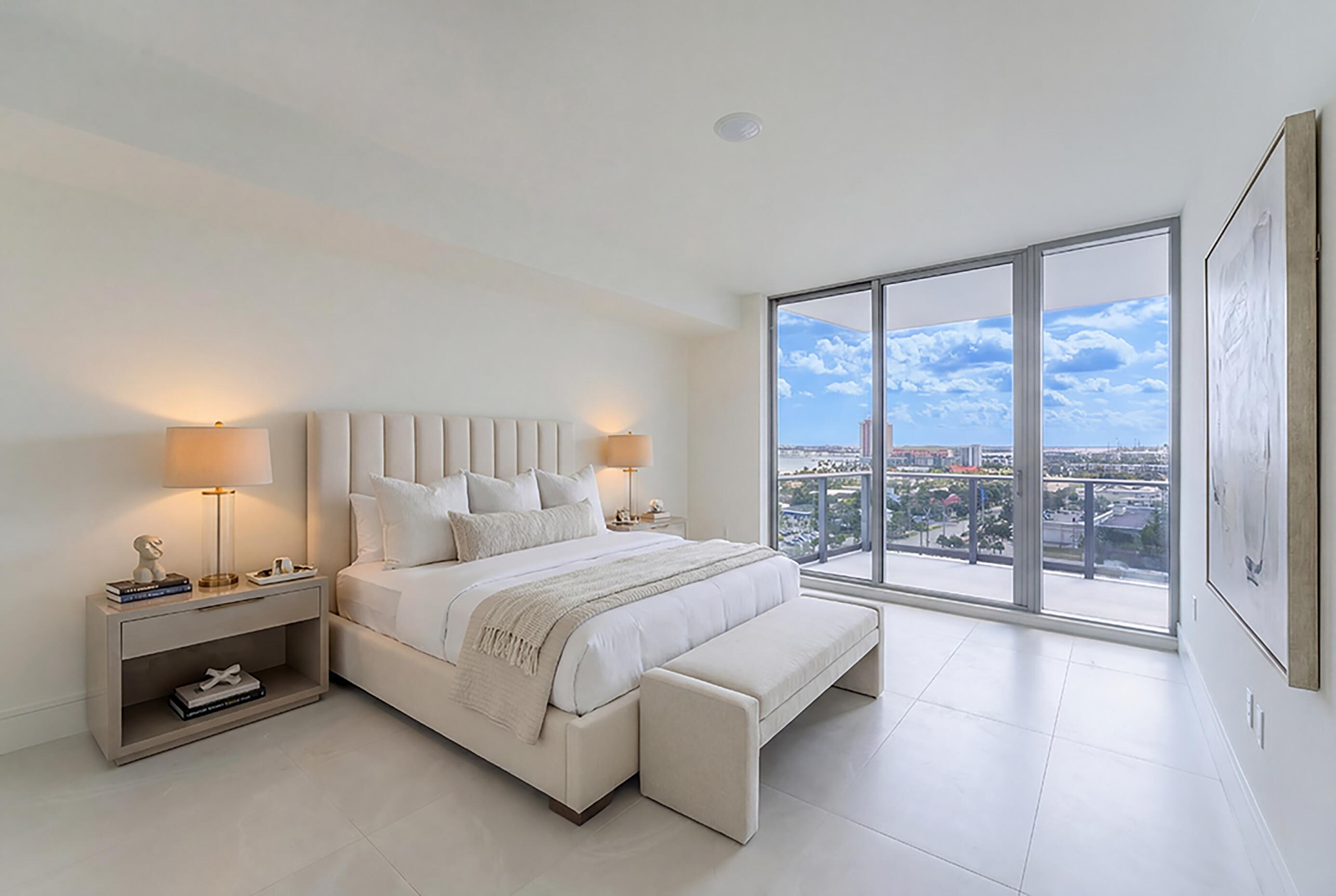 NAUTILUS 220 CONDOMINIUM - Residential