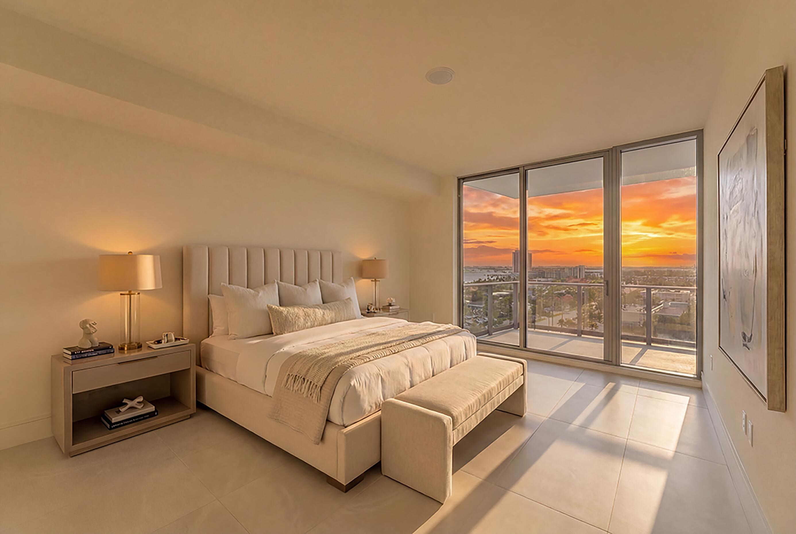 NAUTILUS 220 CONDOMINIUM - Residential