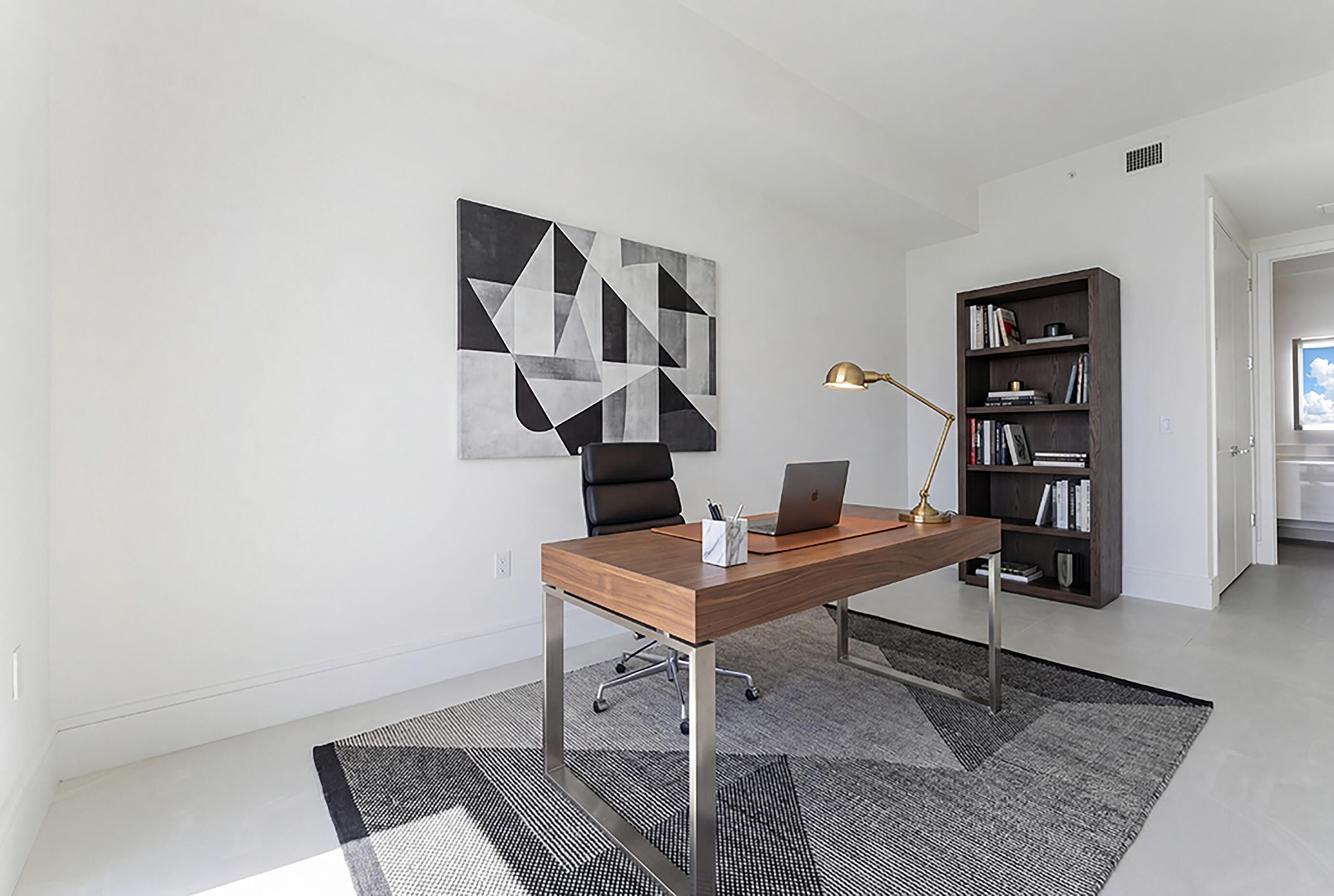 NAUTILUS 220 CONDOMINIUM - Residential