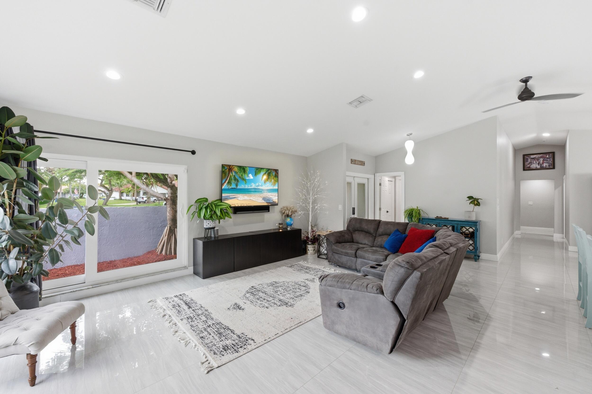 CYPRESS RUN - Residential