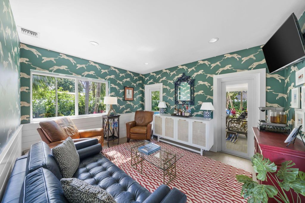 Photo of 220 Onondaga Avenue, Palm Beach, FL 33480 (MLS # R10976672)