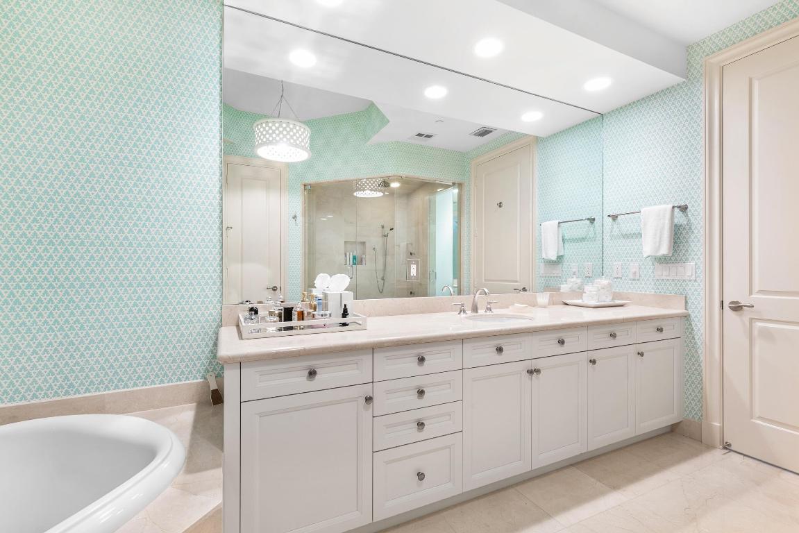 BELLARIA CONDO - Residential