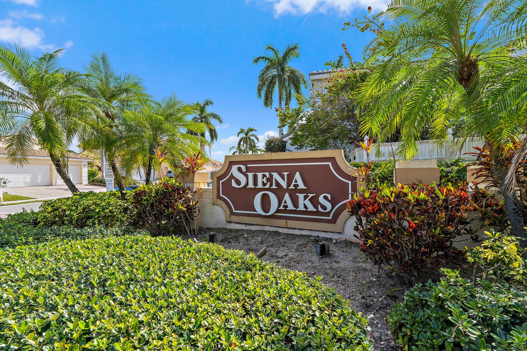 SIENA OAKS - Residential