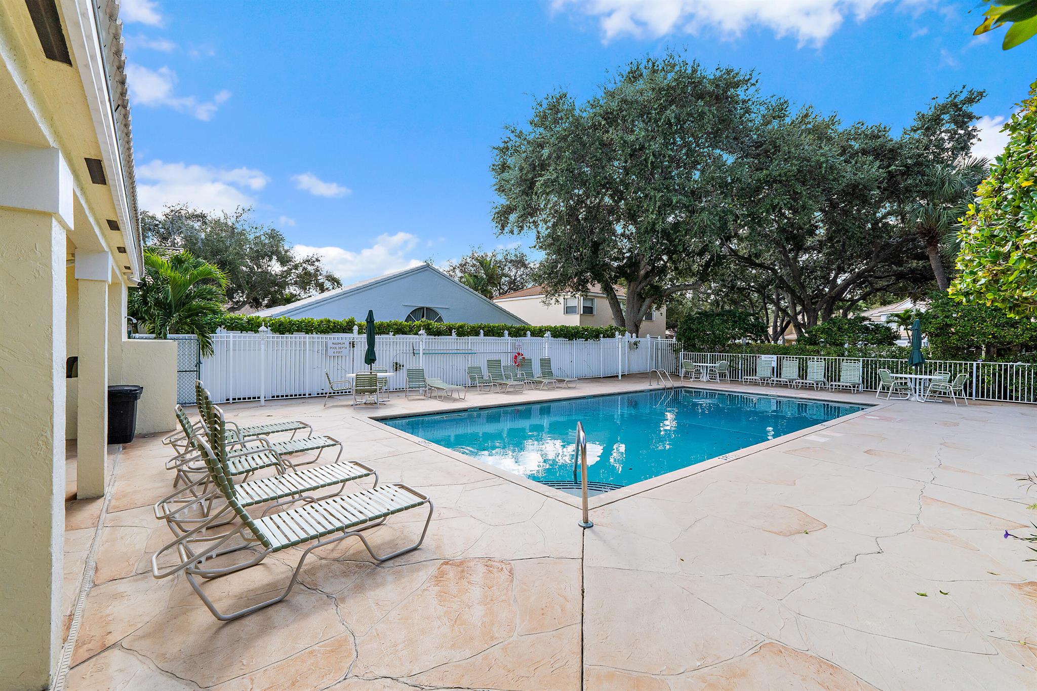 SIENA OAKS - Residential