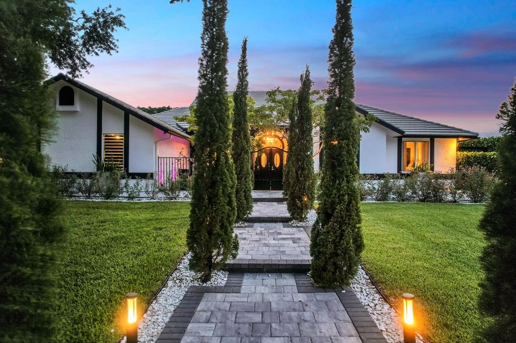 Photo of 21082 Sweetwater Lane N, Boca Raton, FL 33428 (MLS # R11093377)