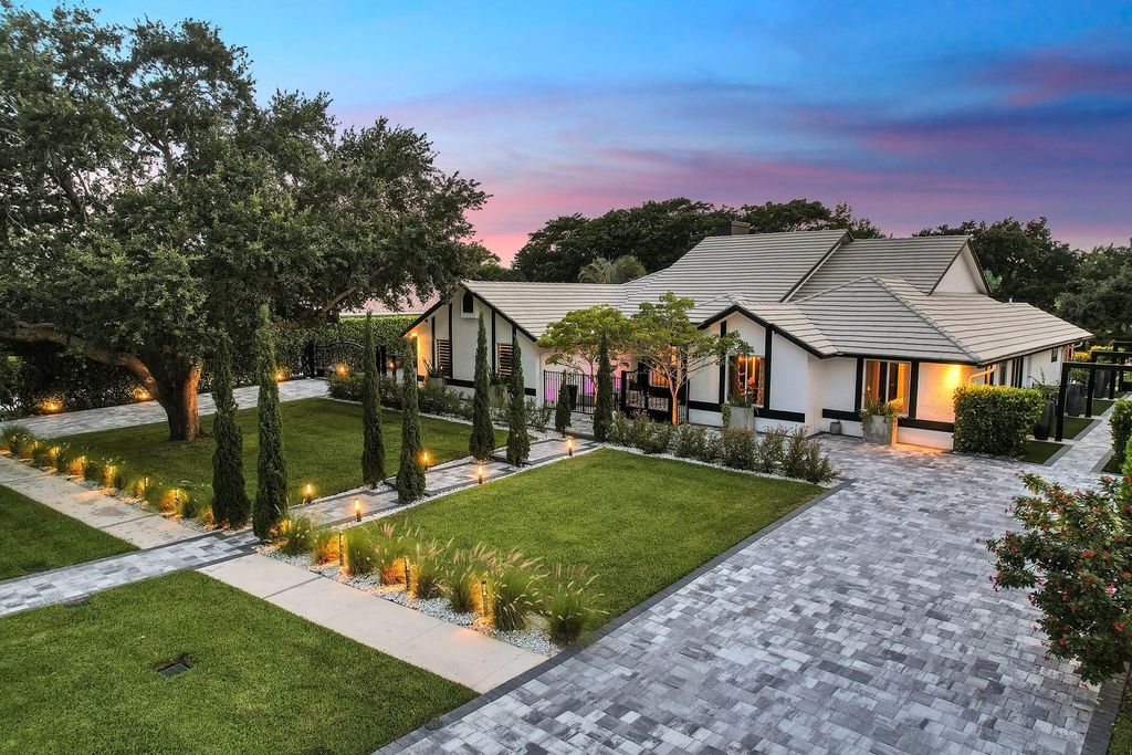 Photo of 21082 Sweetwater Lane N, Boca Raton, FL 33428 (MLS # R11093377)
