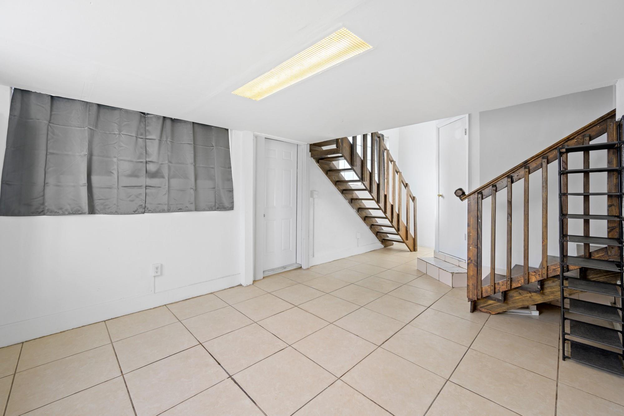 FULFORD BY THE SEA SEC H - Residential Lease