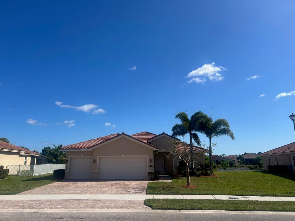 Photo of 1455 SE Conference Circle, Stuart, FL 34997 (MLS # R10982397)