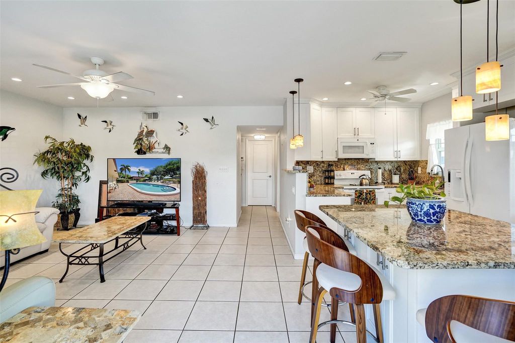 Photo of 2000 NE 33rd St #5, Pompano Beach, FL 33064 (MLS # F10532327)