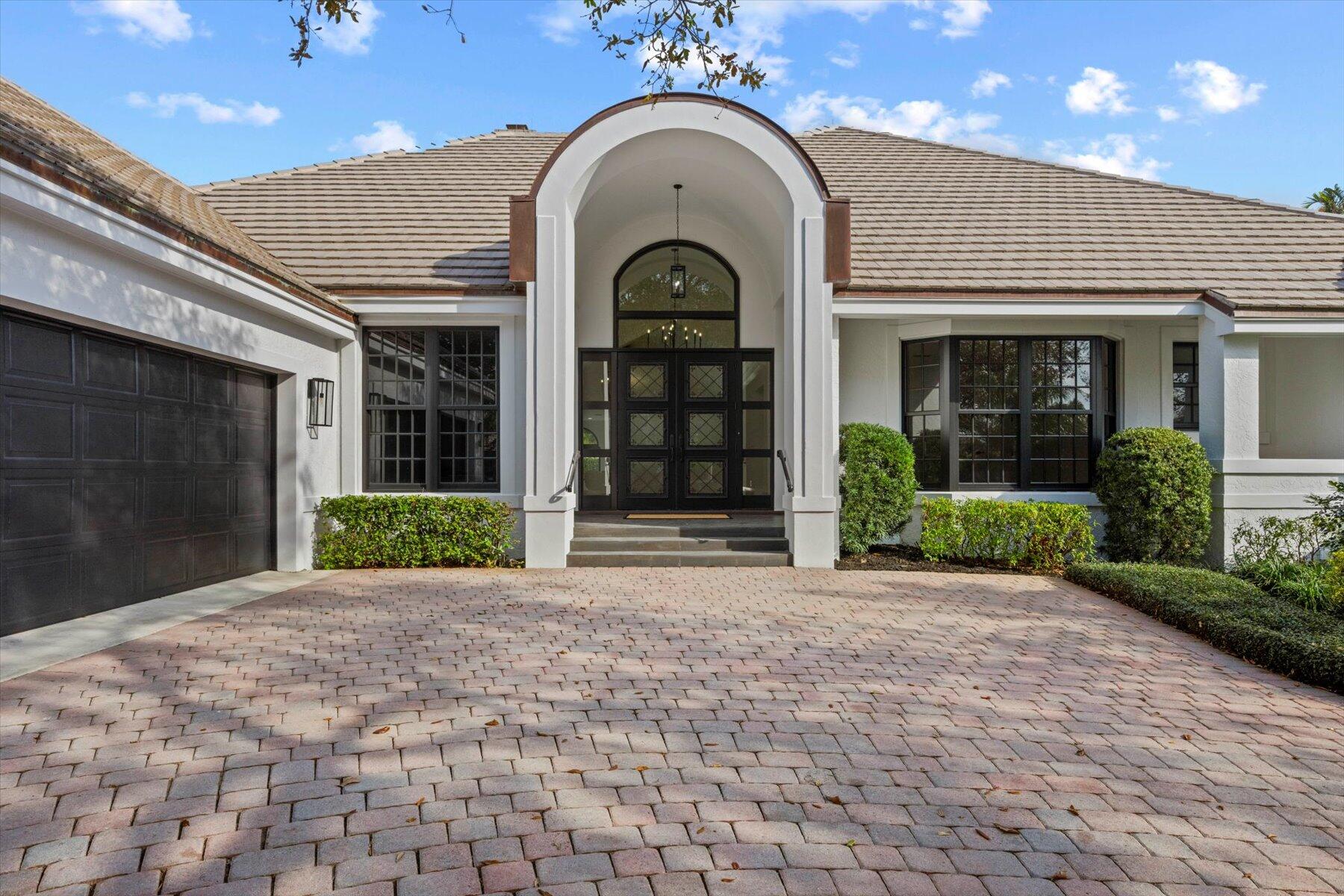JUPITER HILLS VILLAGE - Residential