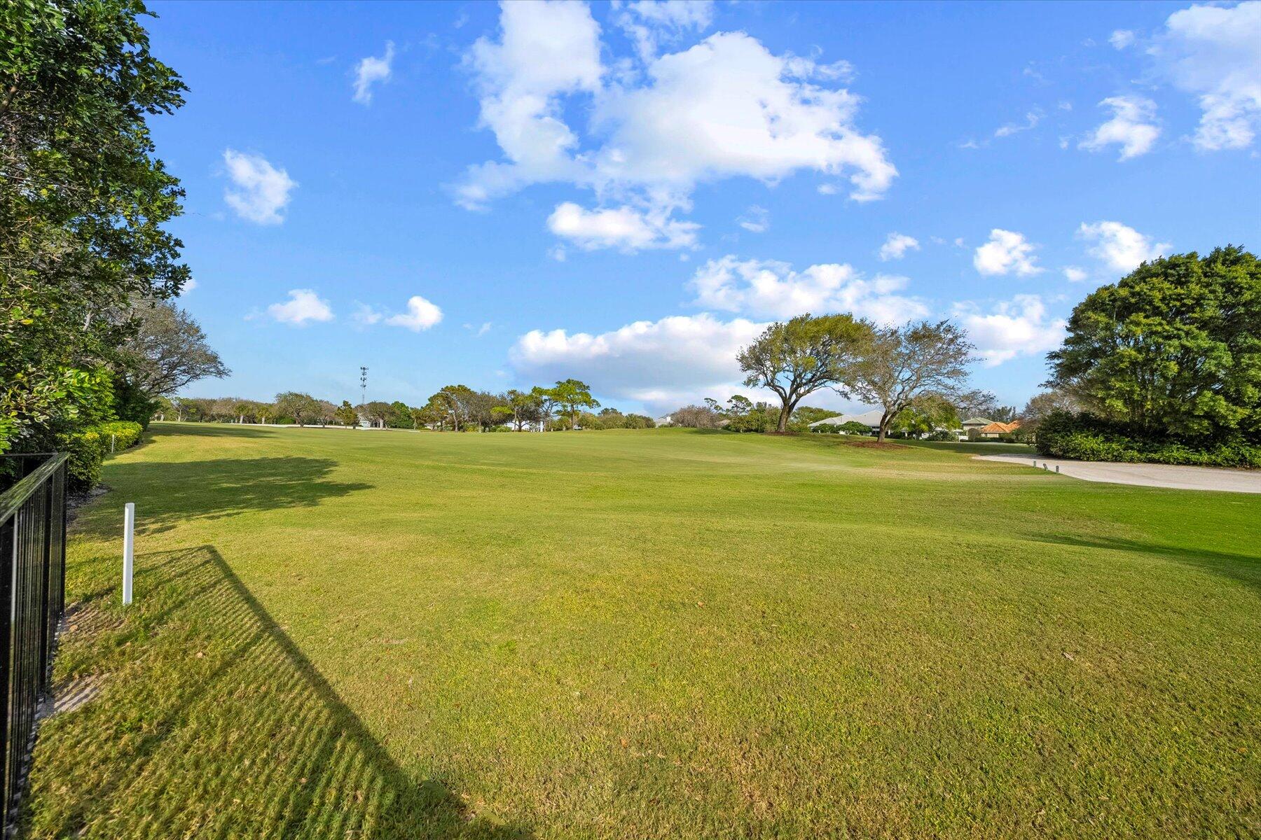 JUPITER HILLS VILLAGE - Residential