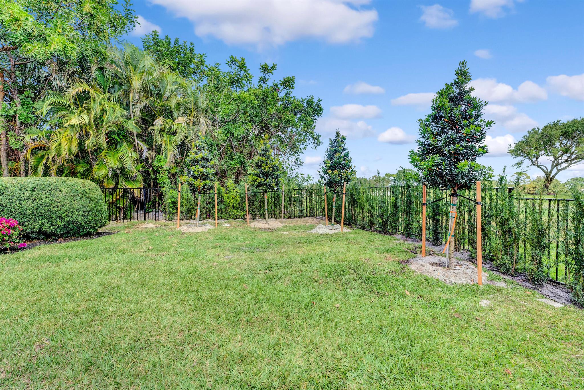 JUPITER HILLS VILLAGE - Residential