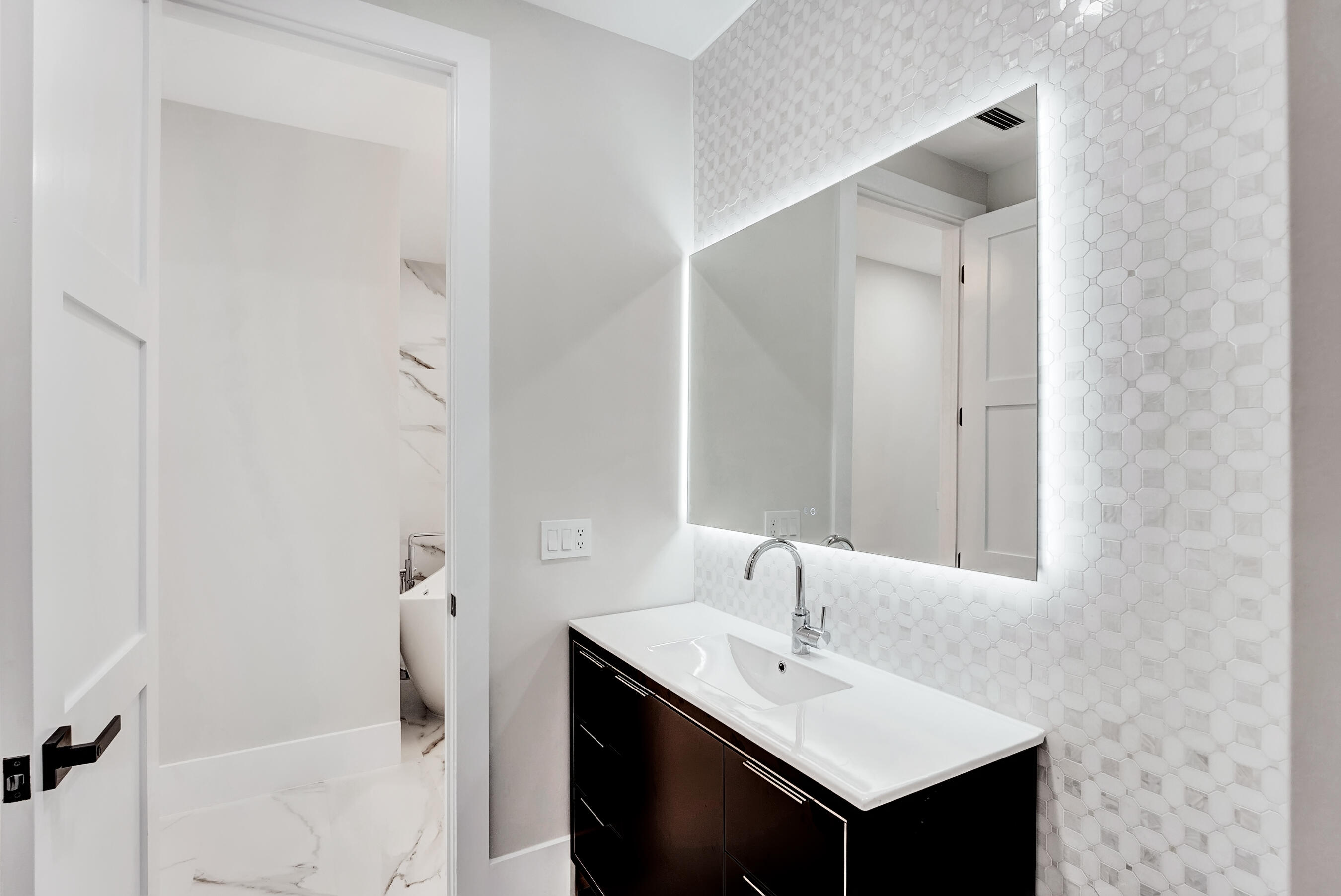 JUPITER HILLS VILLAGE - Residential