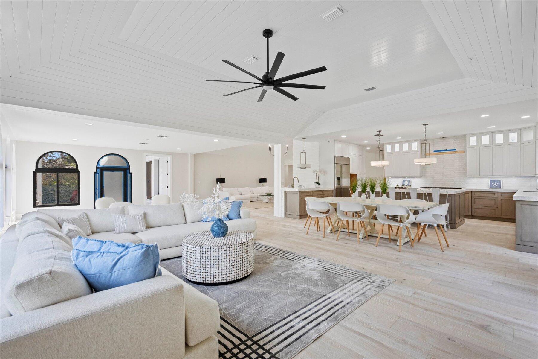 JUPITER HILLS VILLAGE - Residential