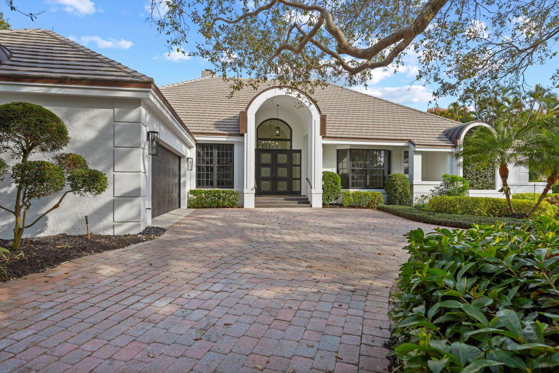 JUPITER HILLS VILLAGE - Residential