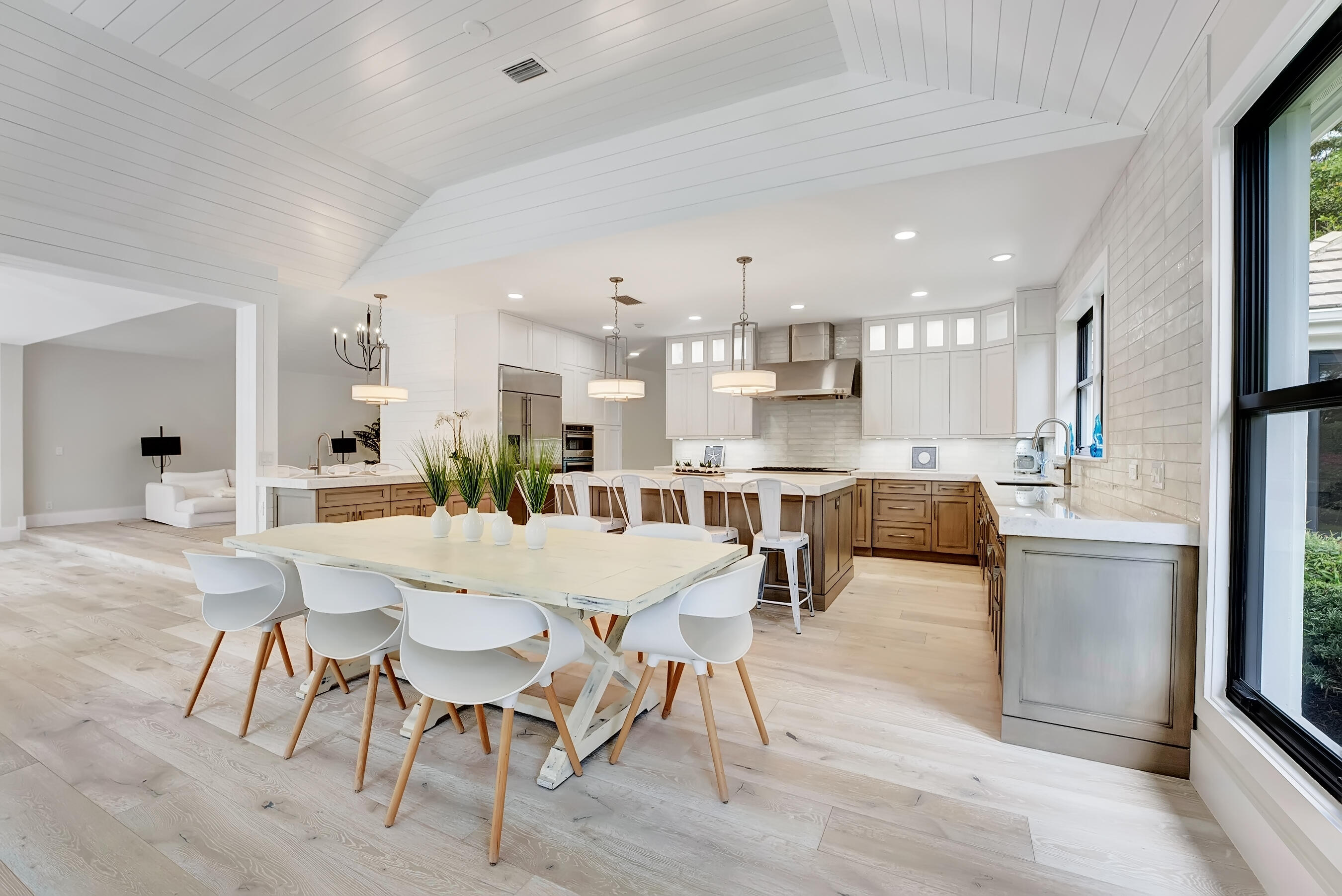 JUPITER HILLS VILLAGE - Residential