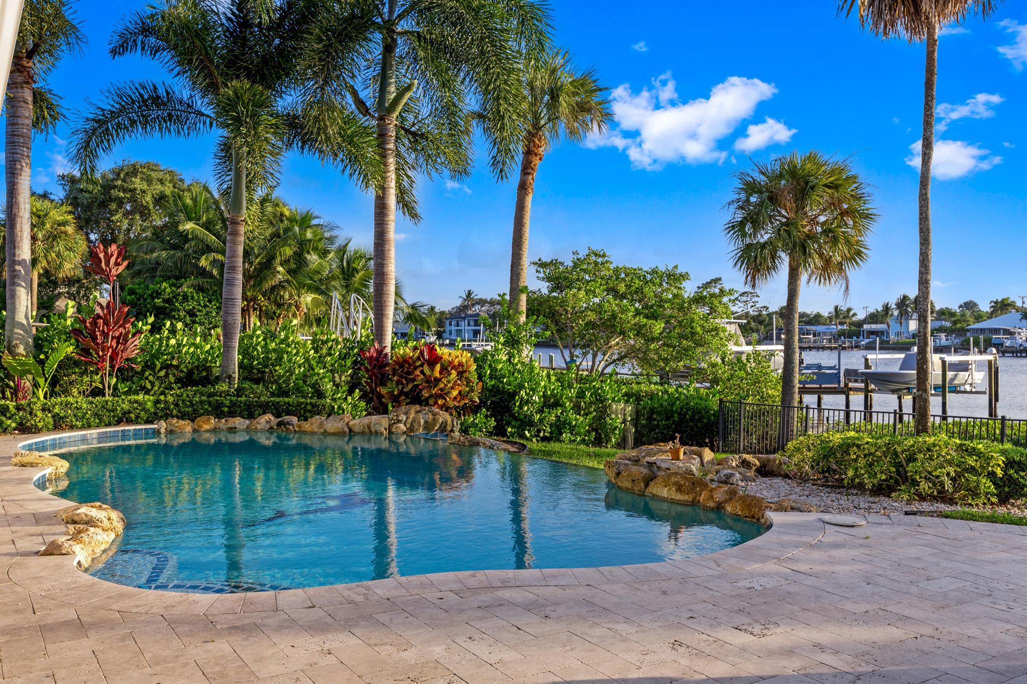 RIVER RIDGE - Residential