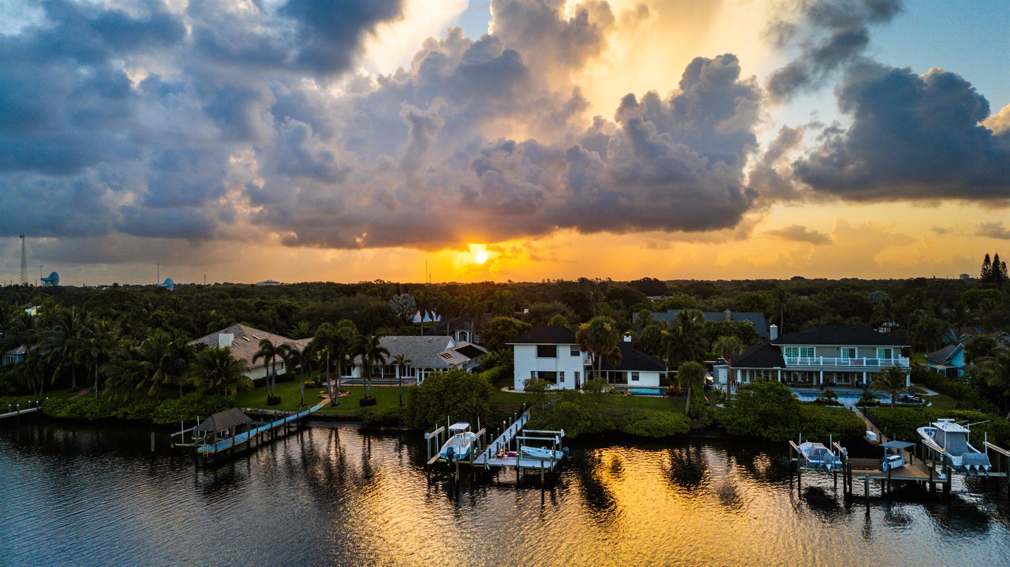 RIVER RIDGE - Residential