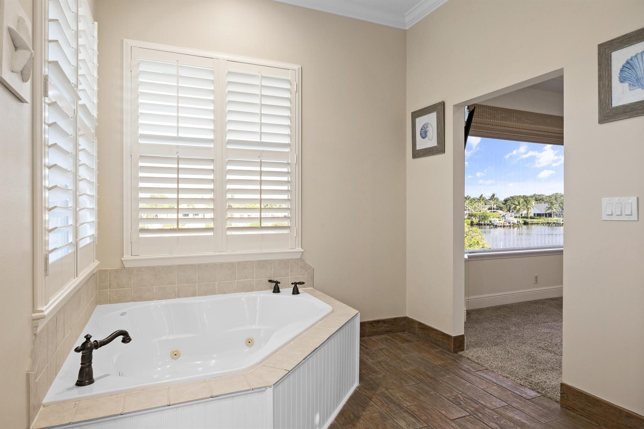 RIVER RIDGE - Residential