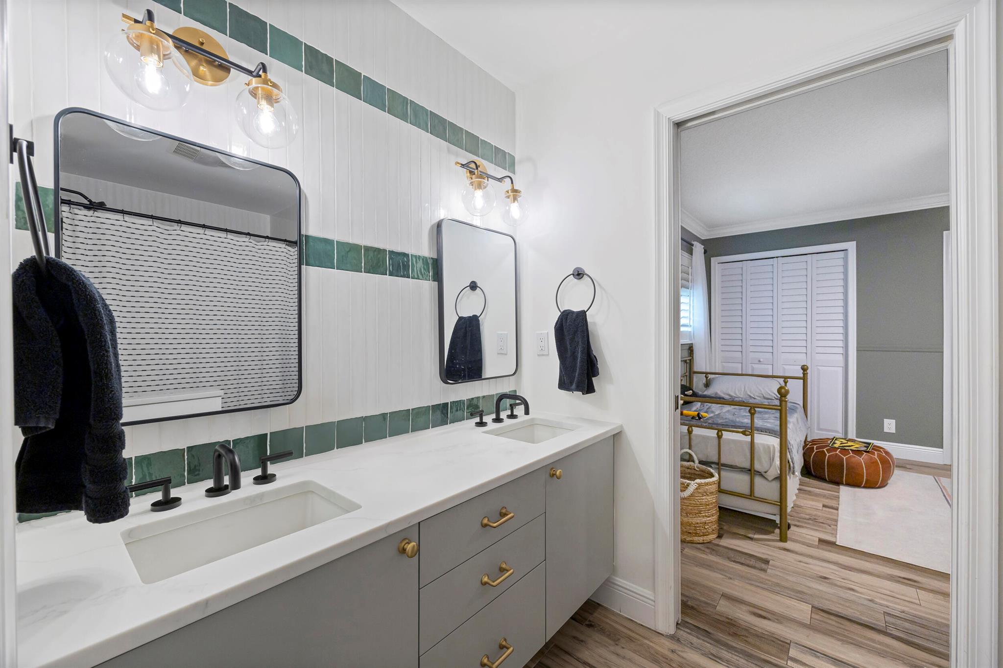 RIVER RIDGE - Residential