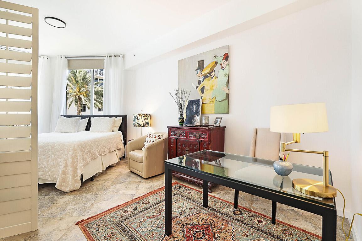 VILLA LOFTS CONDO - Residential