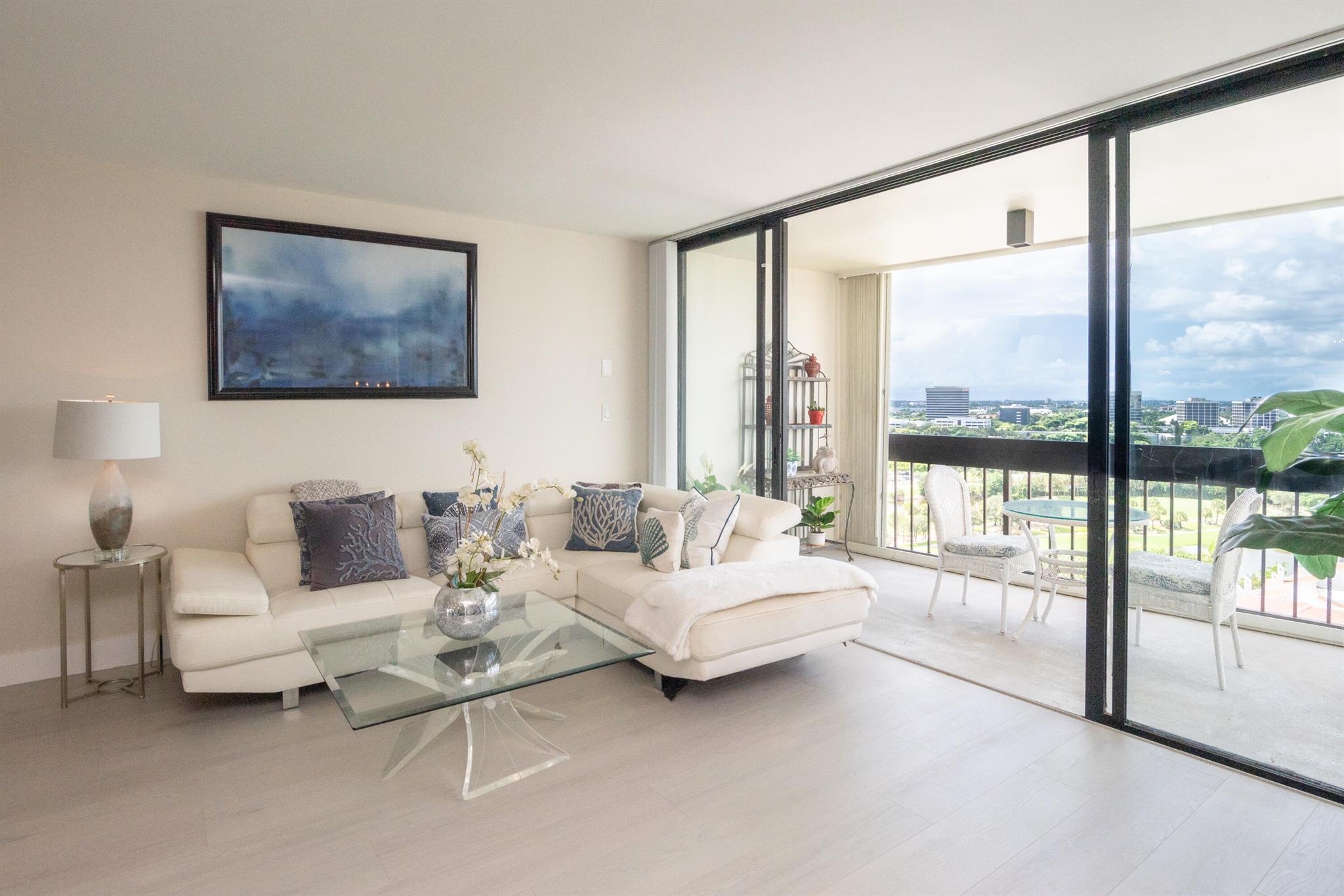 2000 Presidential Way 1606, West Palm Beach, FL, 33401/$279,000 2 2000 Presidential Way 1606