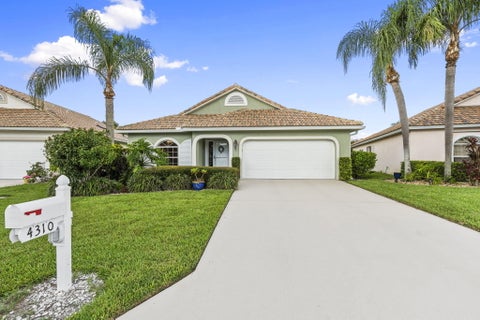 Photo of 4310 SE SCOTLAND CAY Way, Stuart, FL 34997 (MLS # B26057898)
