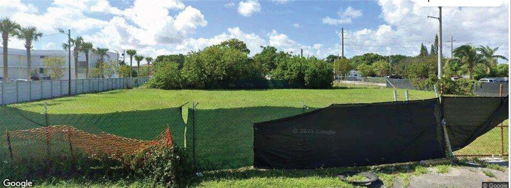 Photo of 617 N Dixie Highway, Hallandale Beach, FL 33009 (MLS # F10553934)