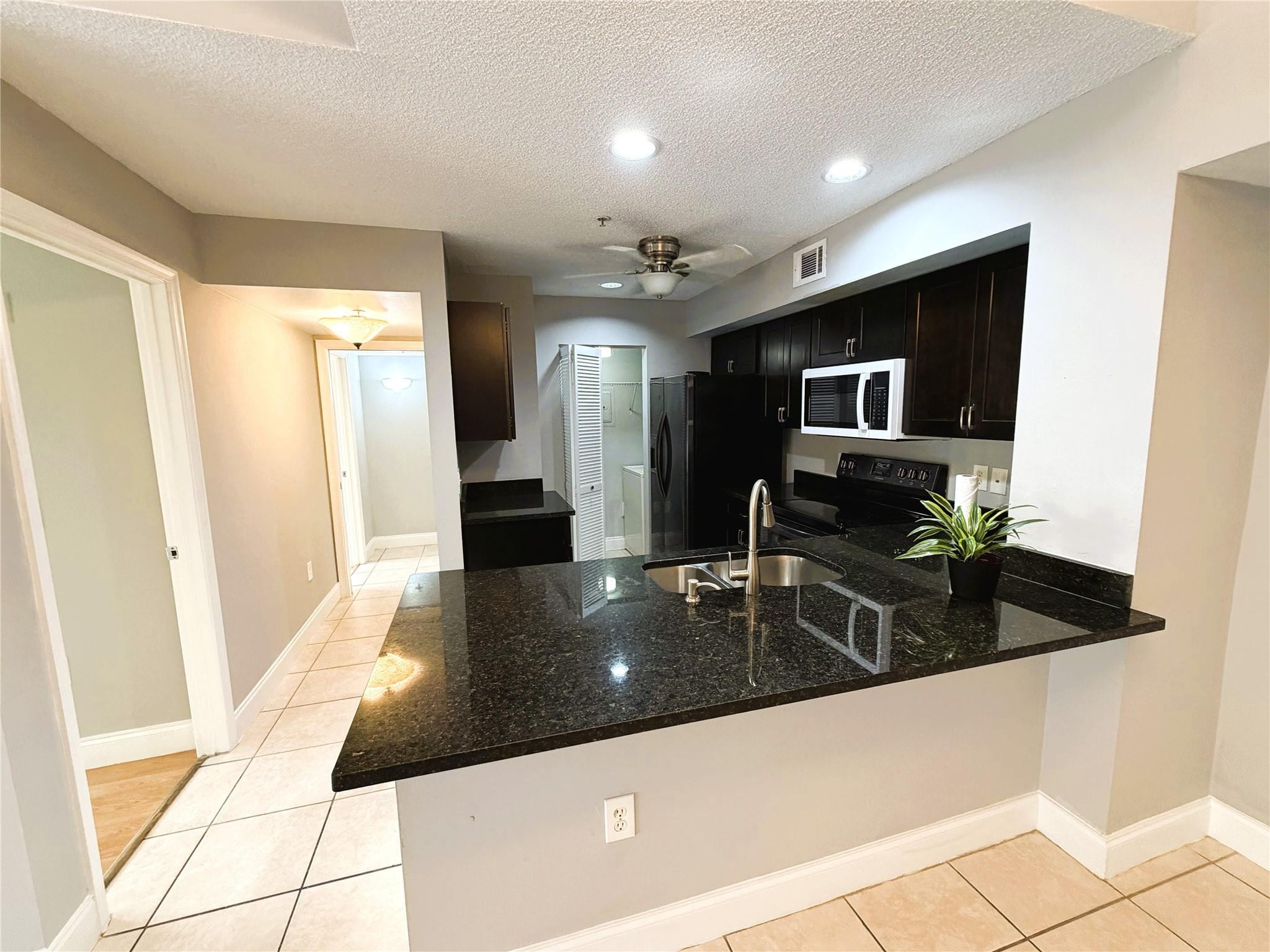 CARRINGTON AT COCONUT CRE - Residential Lease