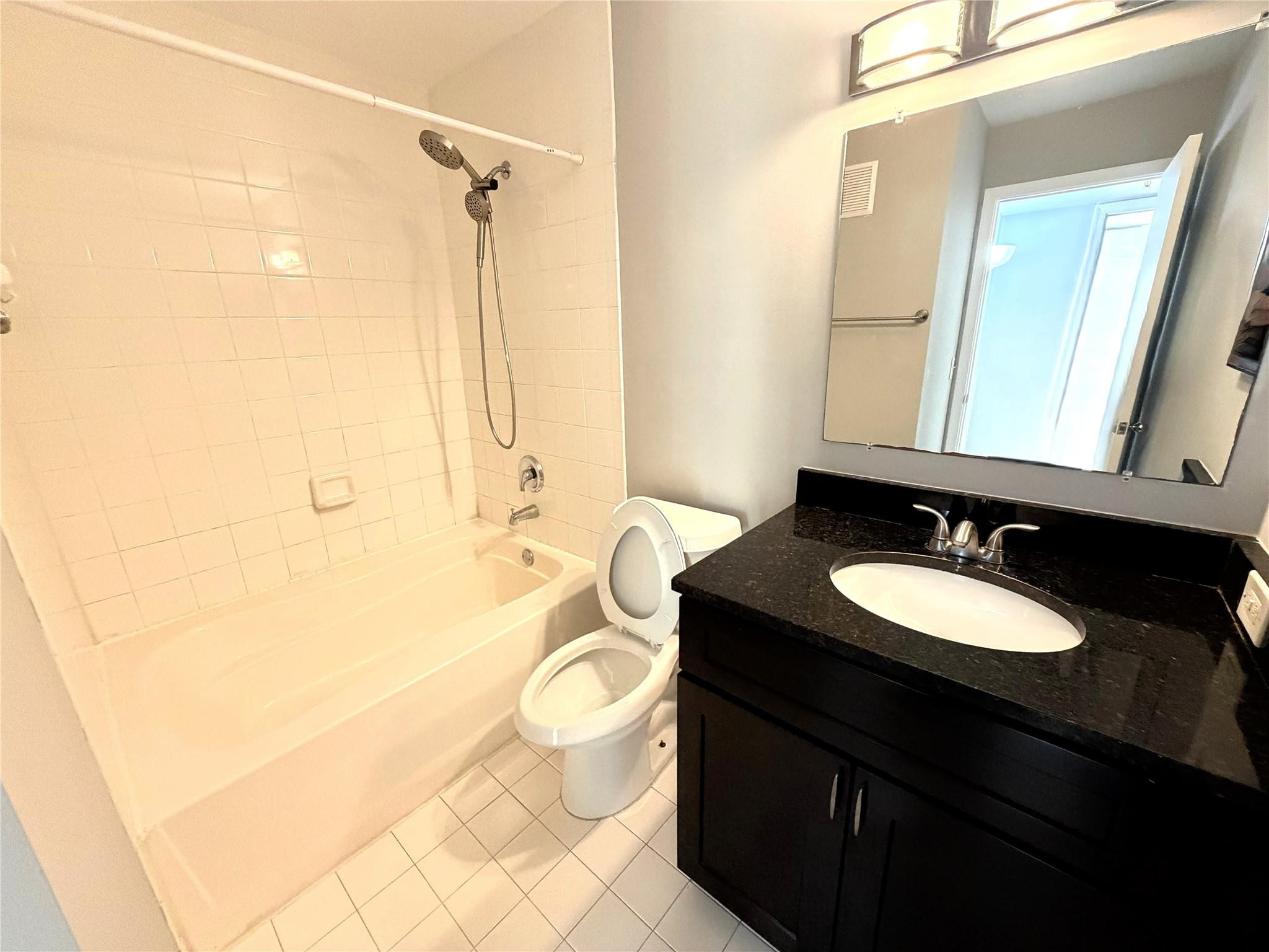 CARRINGTON AT COCONUT CRE - Residential Lease