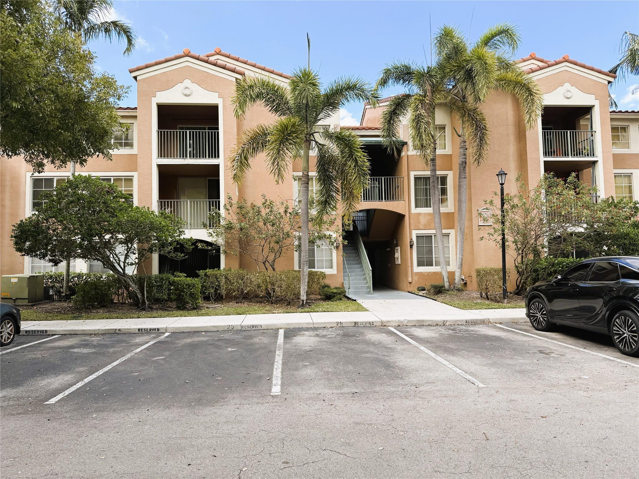CARRINGTON AT COCONUT CRE - Residential Lease