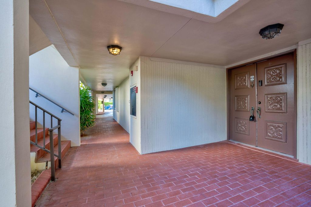 Photo of 300 Golfview Road #102, North Palm Beach, FL 33408 (MLS # R10989353)