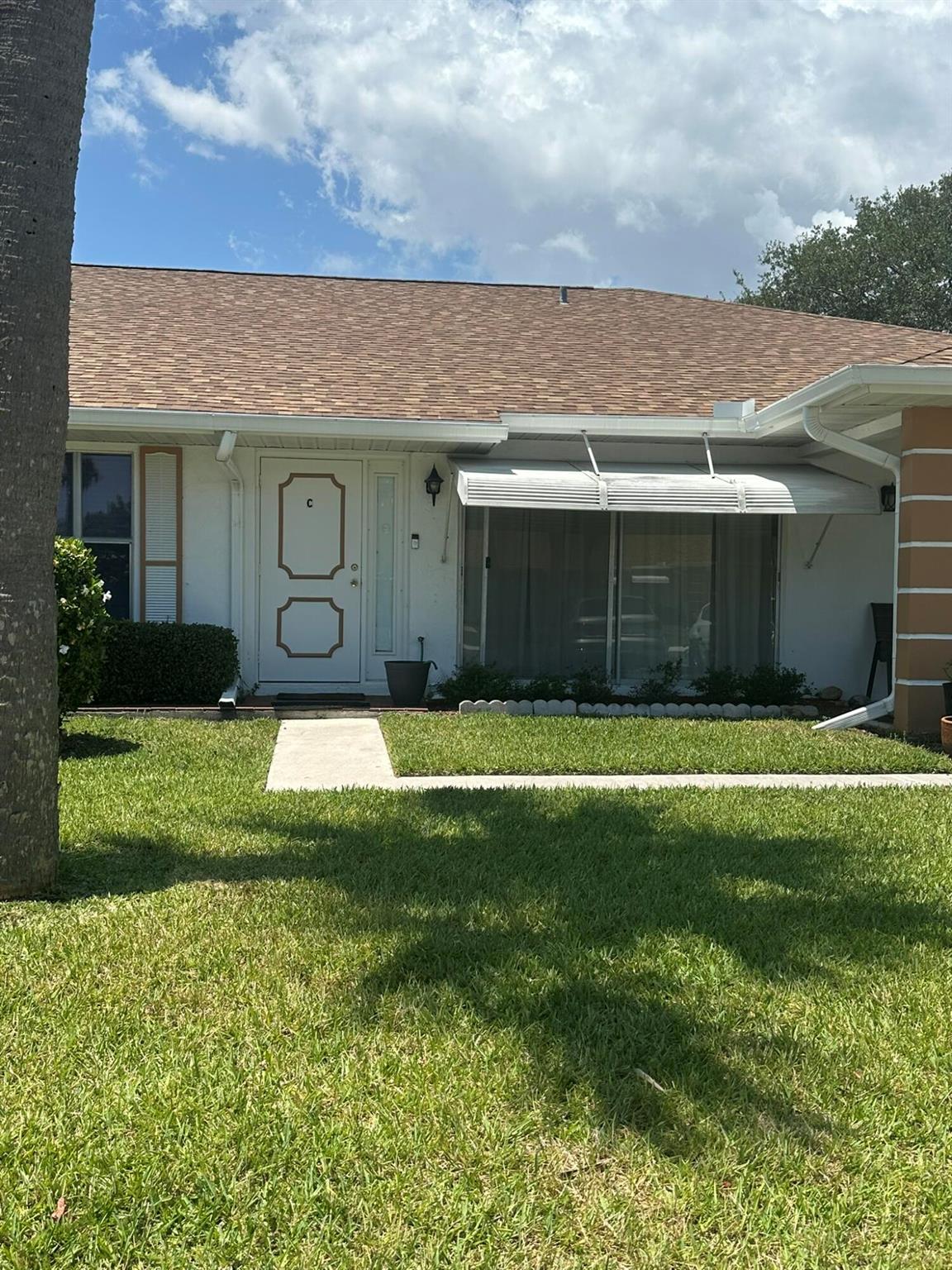 Enjoy the Florida lifestyle in this 1-bedroom, 1.5-bath condo located in a vibrant 55+ community. The home features an updated kitchen, a delightful screened porch perfect for relaxing, and a washer and dryer conveniently located in-unit. Includes: Basic Cable TV, Internet, Lawn, Water, Sewer, Trash. Community Highlights: Resort-style pool & clubhouse, Courtesy bus service, Tennis, Pickleball, Bocce ball, Shuffleboard, Picnic area & Library, On-site management. Don't miss this opportunity to live in a well-maintained, amenity-rich community!