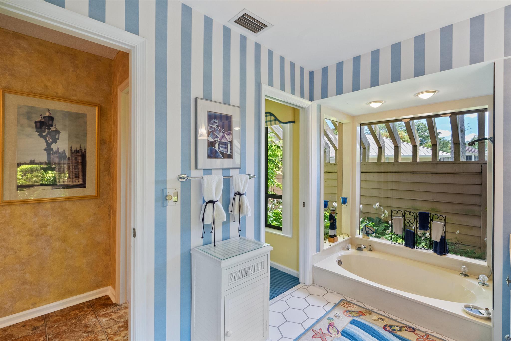 MARINER SANDS COUNTRY CLUB - Residential