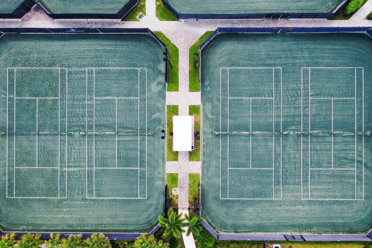 MARINER SANDS COUNTRY CLUB - Residential