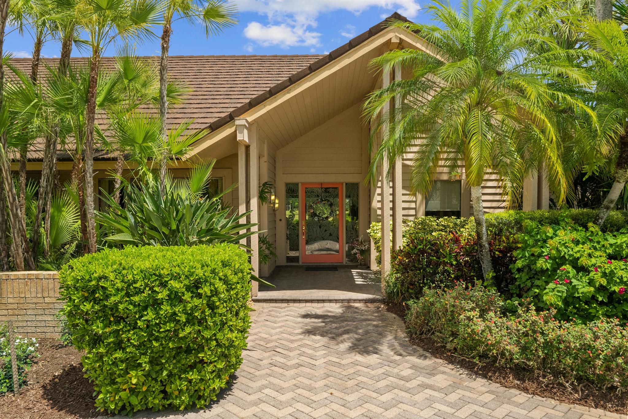 MARINER SANDS COUNTRY CLUB - Residential