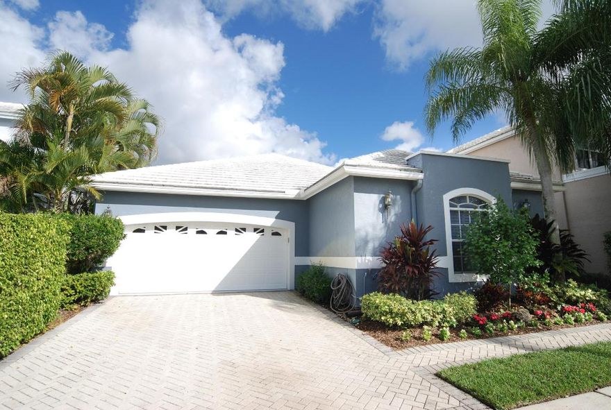 BEAUTIFULLY UPDATED SINGLE FAMILY HOME WITH 3 BEDROOMS + DEN, 3 FULL AND 1 HALF 2, 2 CAR GARAGE AND SWIMMING POOL.  GOLF COURSE VIEW