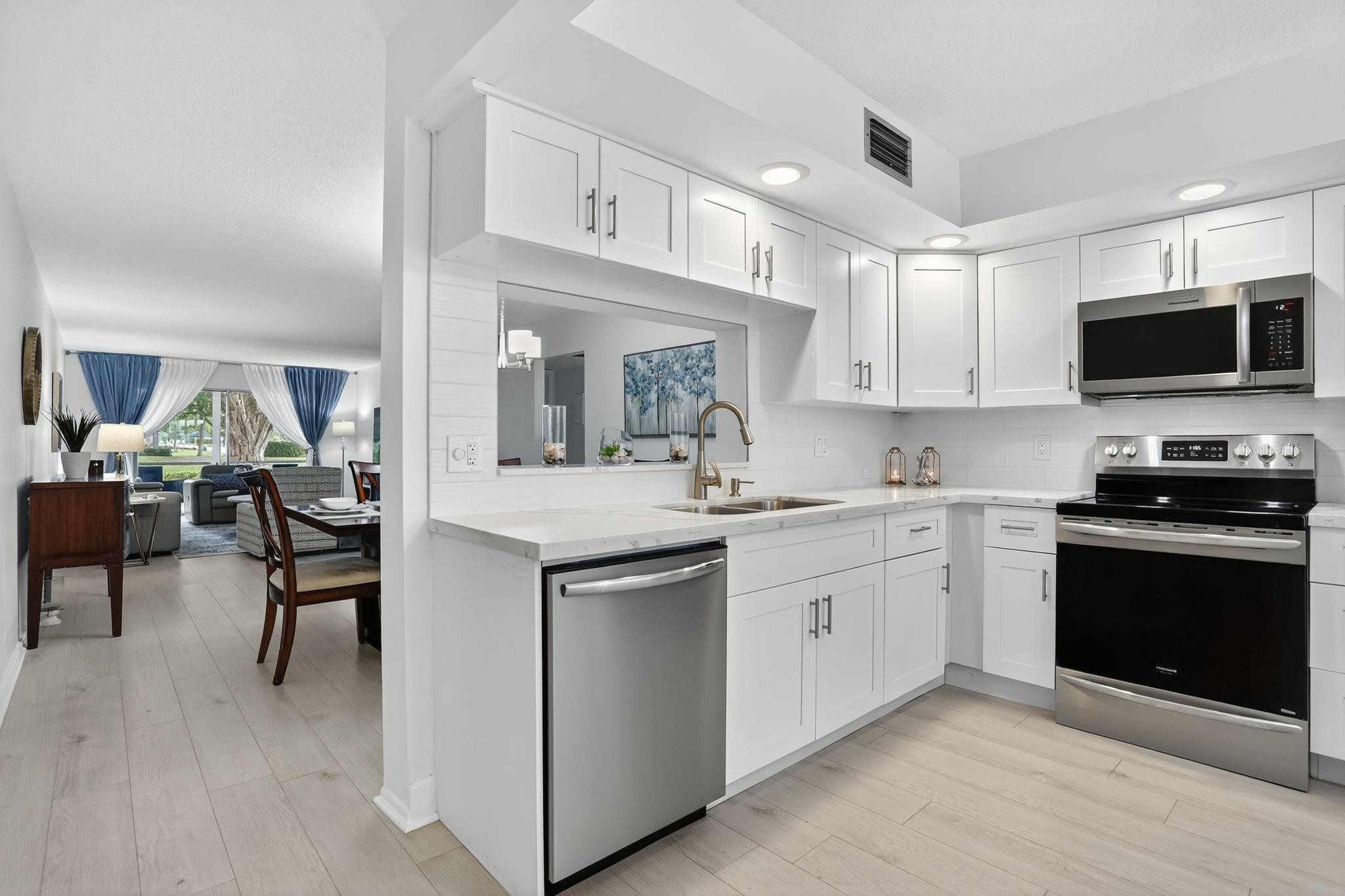 WYNMOOR GOLF VILLAGE - Residential