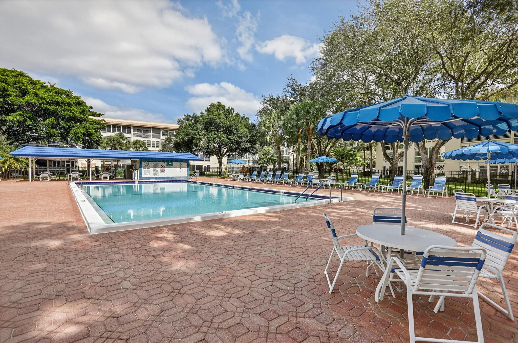 WYNMOOR GOLF VILLAGE - Residential