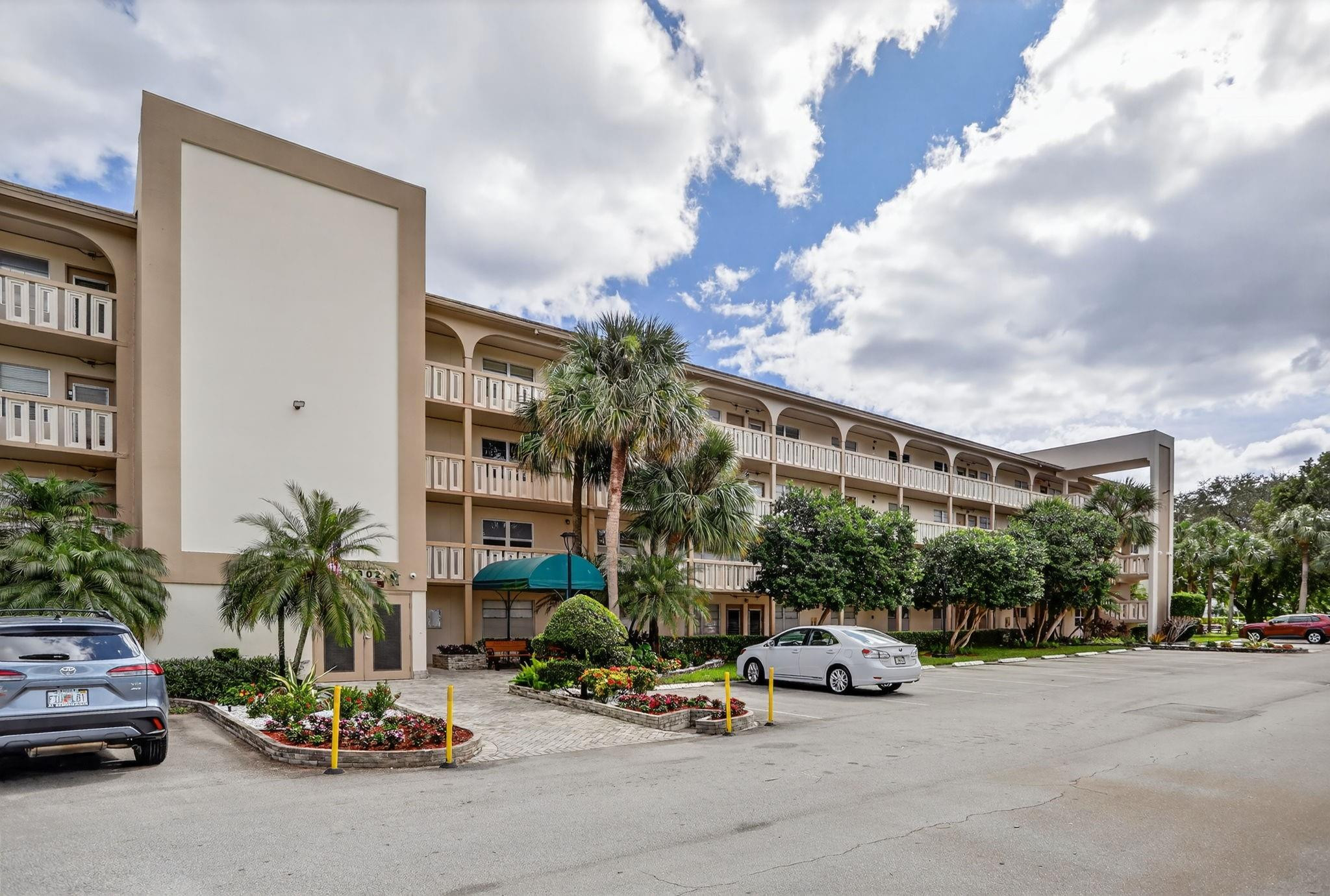 WYNMOOR GOLF VILLAGE - Residential