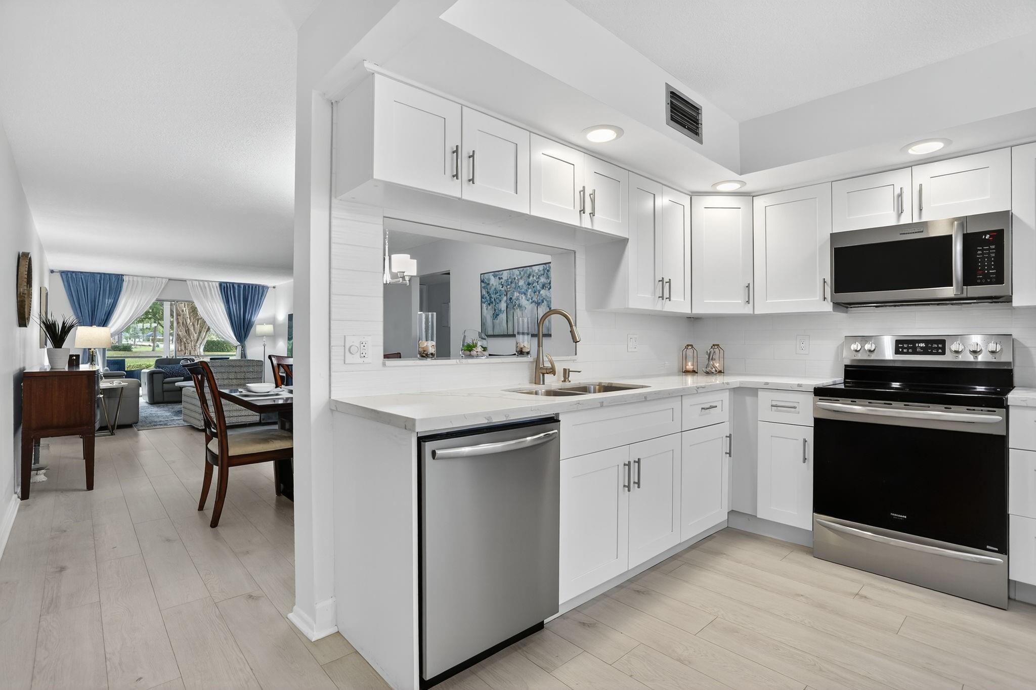 WYNMOOR GOLF VILLAGE - Residential