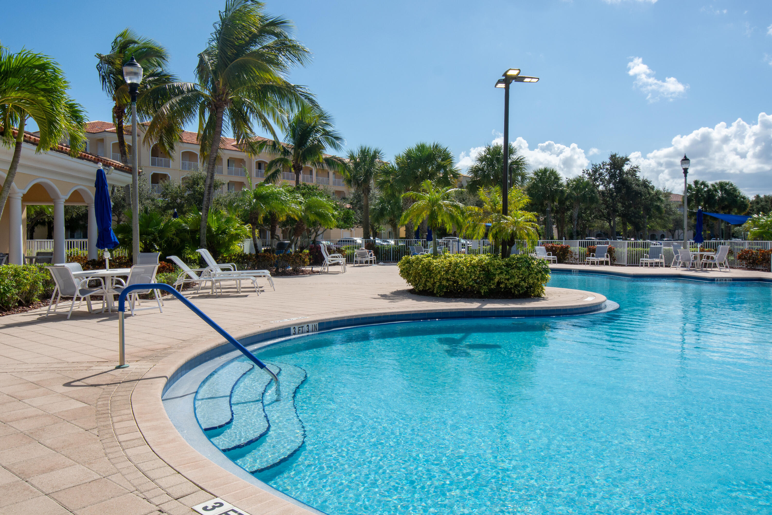 HARBOUR ISLE AT HUTCHINSON ISLAND WEST - Residential