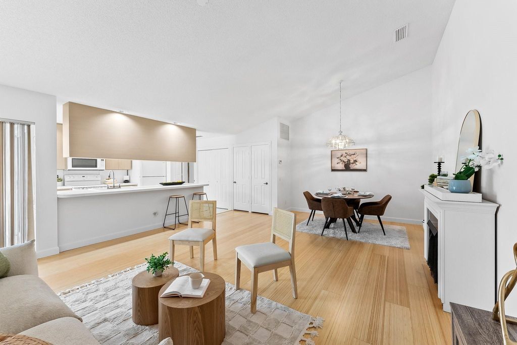 Photo of 9140 Sun Terrace Circle #D, Palm Beach Gardens, FL 33403 (MLS # F10496978)