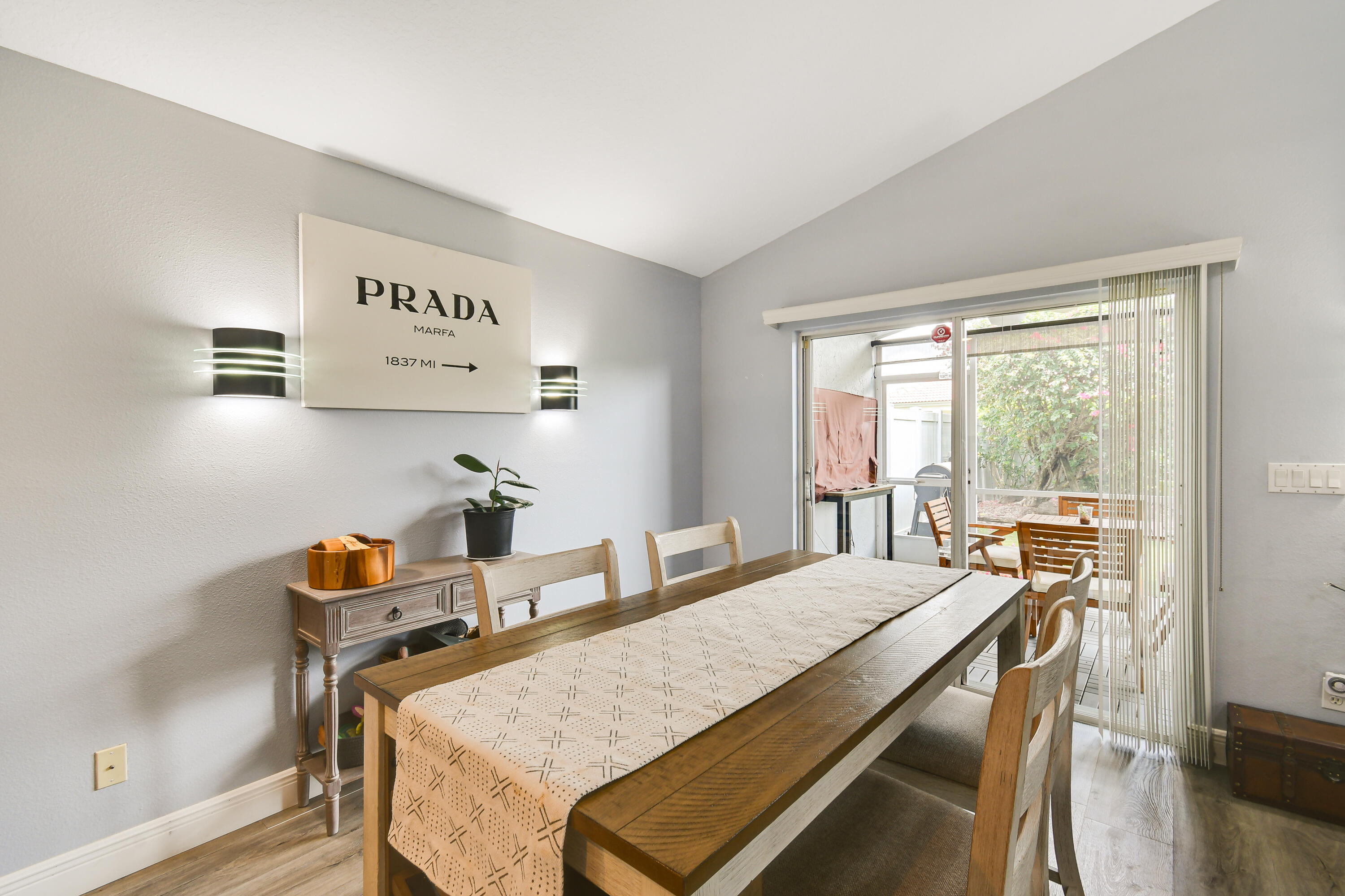 WELLINGTONS EDGE - Residential